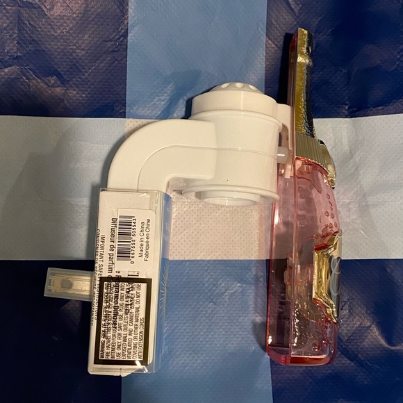 BRAND NEW Body & Works Champagne Cheers Wallflower Plug In. - Picture 3 of 4